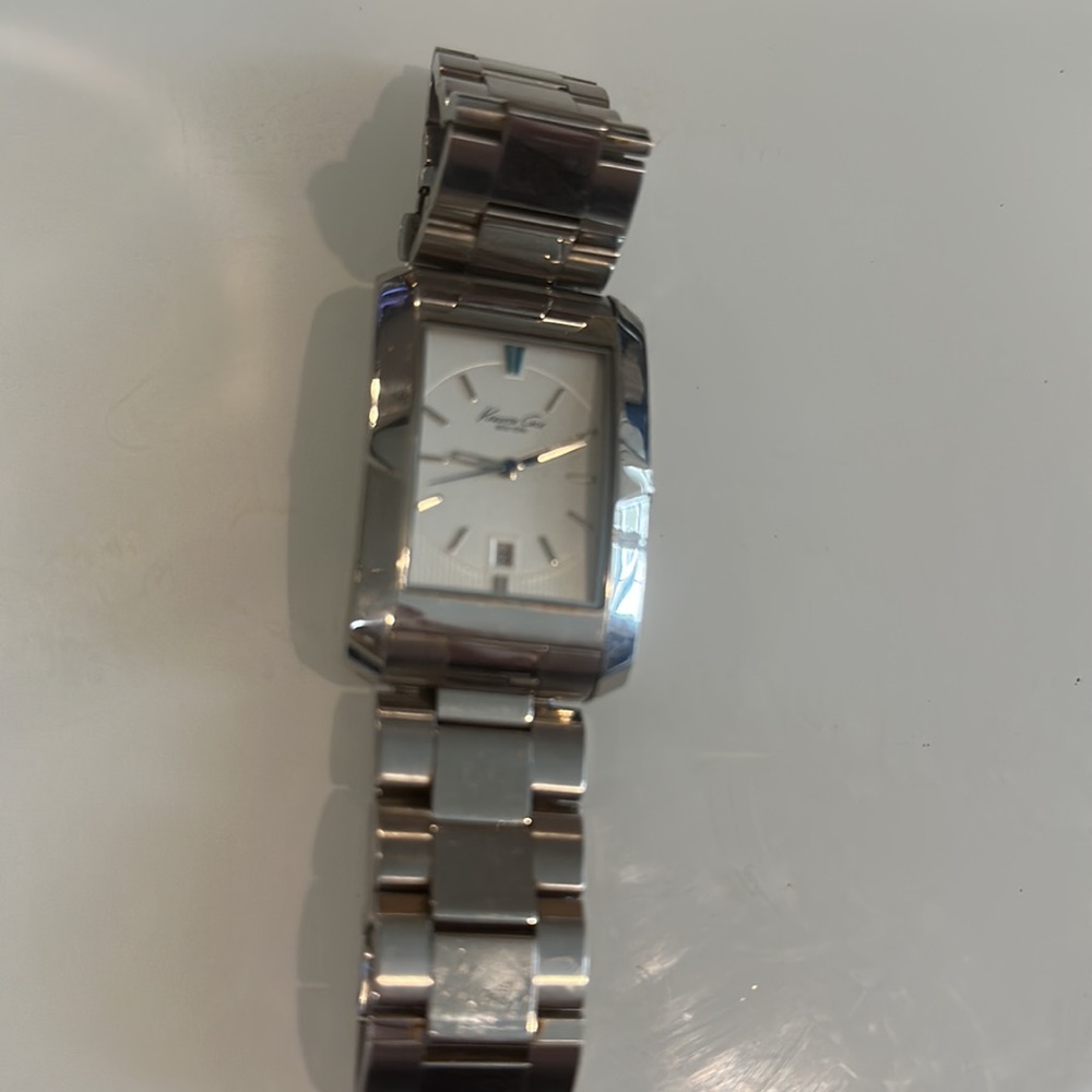 Kenneth Cole New York Silver Tone Metal Link Men’s Watch - Picture 5 of 6